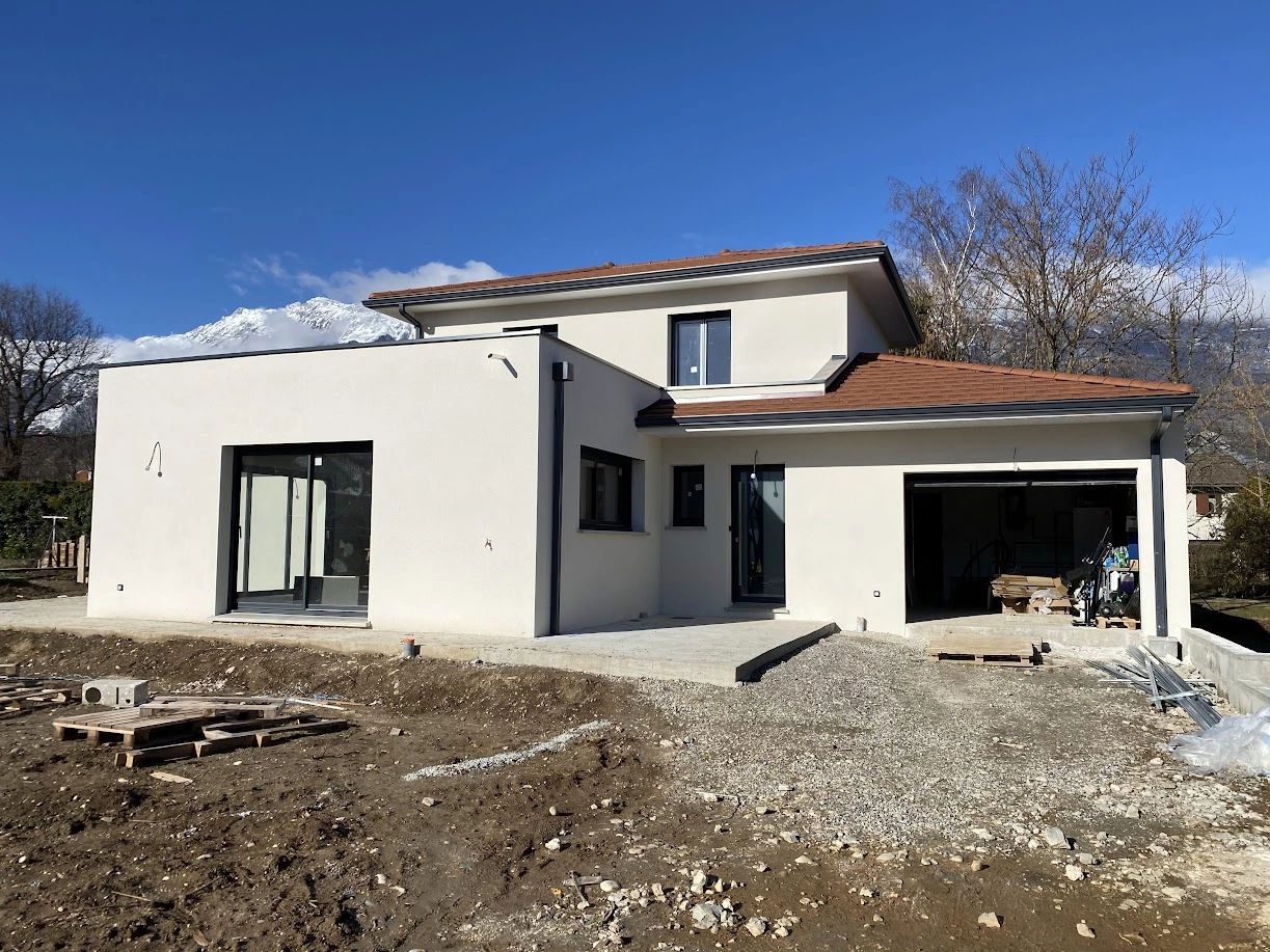 maison en chantier. LOGICOBAT maître d'oeuvre à Grenoble